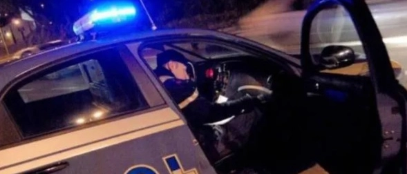 E' successo in via Alamanni nella notte tra mercoledì e giovedì. La vittima è stata traportata all'ospedale di Santa Maria Nuova