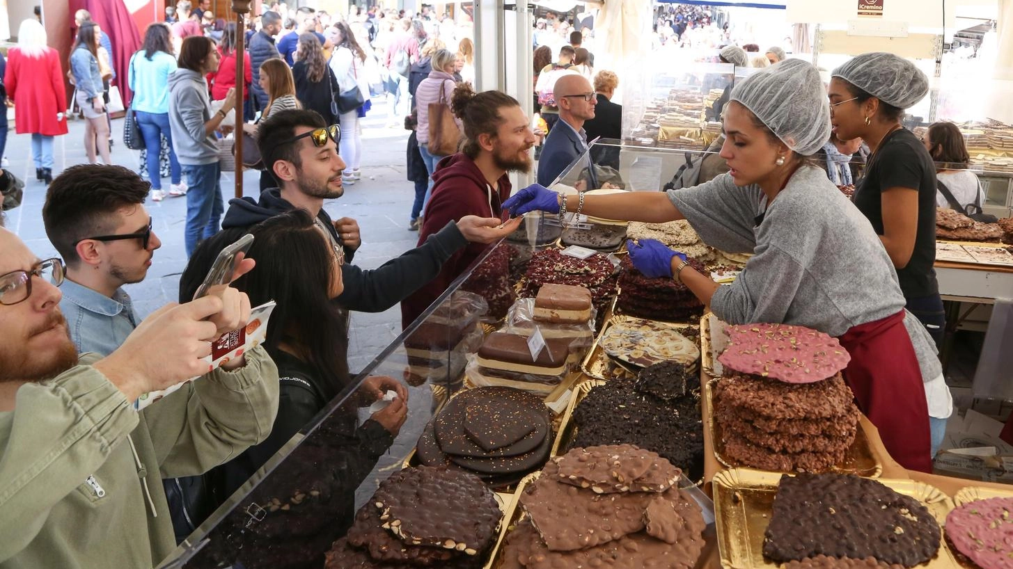 Eurochocolate è di nuovo un caso. Il Comune: "Salvare il Natale". Guarducci preferisce il no comment