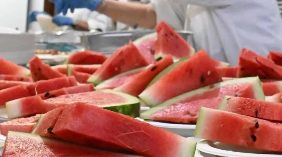 Firenze, torna la festa di San Lorenzo in piazza: cocomero e pasta al ragù gratis