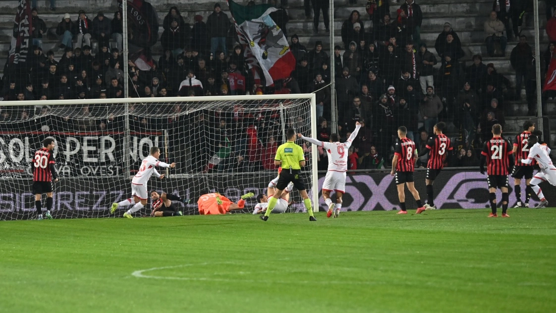 Lucchese-Perugia 2-1, il Grifo passa subito in vantaggio poi crolla nella ripresa