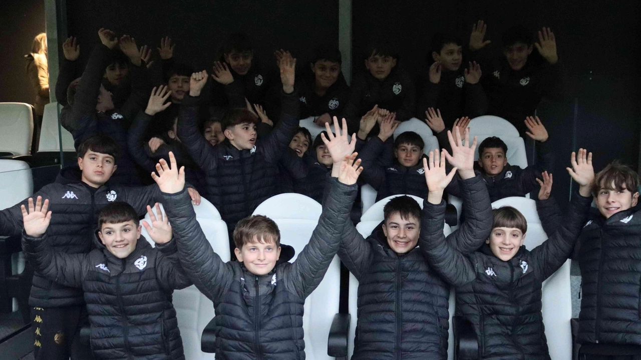 Un momento della visita della squadra Under 13 dello Spezia al ’Picco’