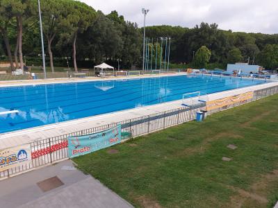 https://www.lanazione.it/image-service/view/acePublic/alias/contentid/YTgwZTQ1NWQtMmM5YS00/0/la-piscina-di-via-roma.jpeg