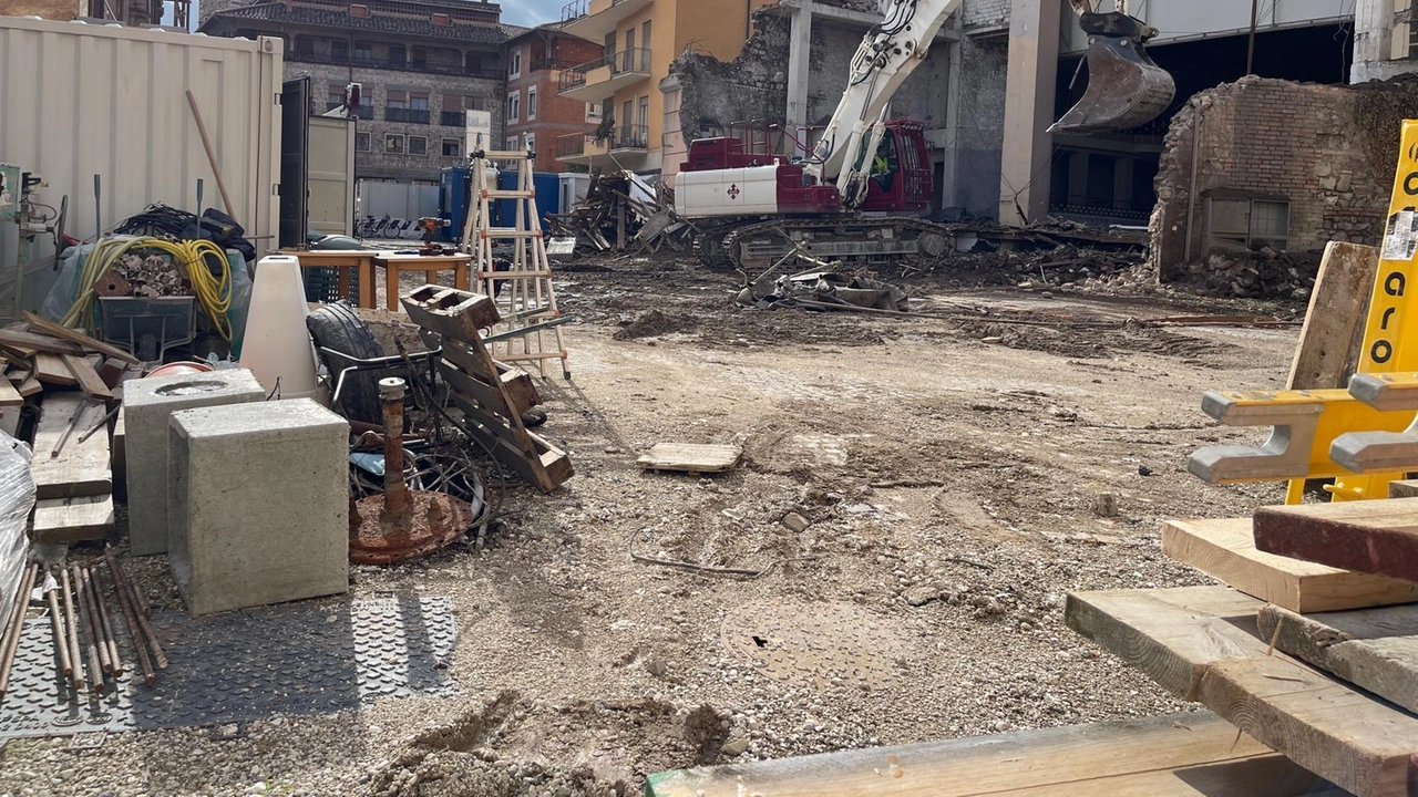 Una porzione. del cantiere del Teatro Verdi