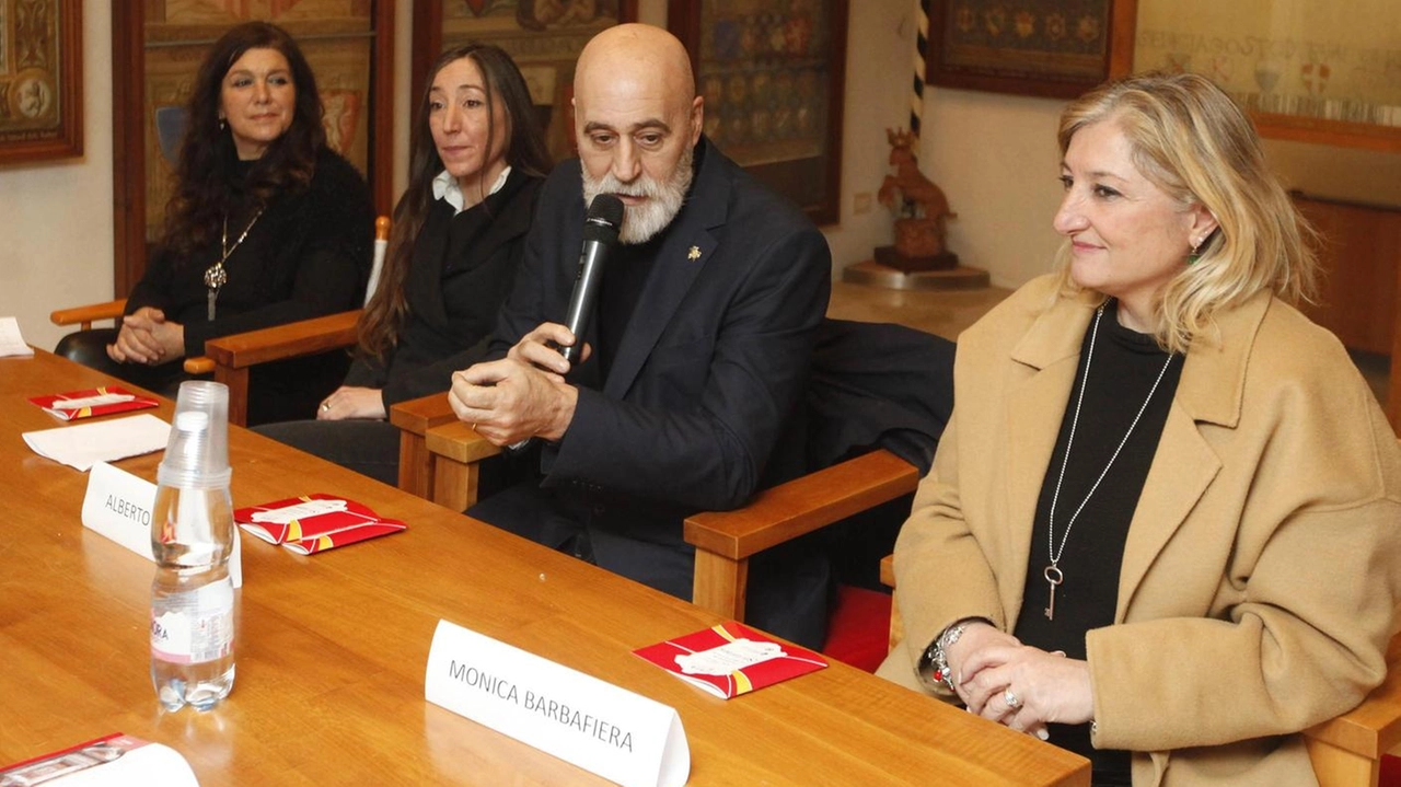 Presentato ieri nella sala delle vittorie della Contrada il restauro possibile grazie anche alle risorse della Fondazione Monte dei Paschi .