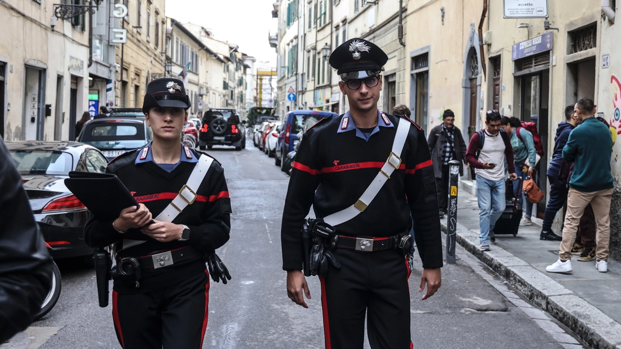 I controlli dei carabinieri nella zona di via Palazzuolo