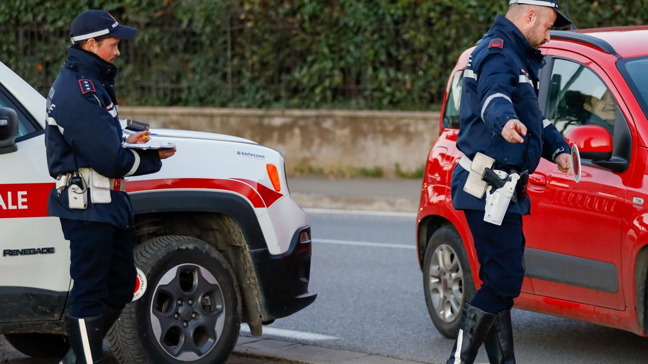 Controlli su strada delle pattuglie della Polizia Municipale di Scandicci