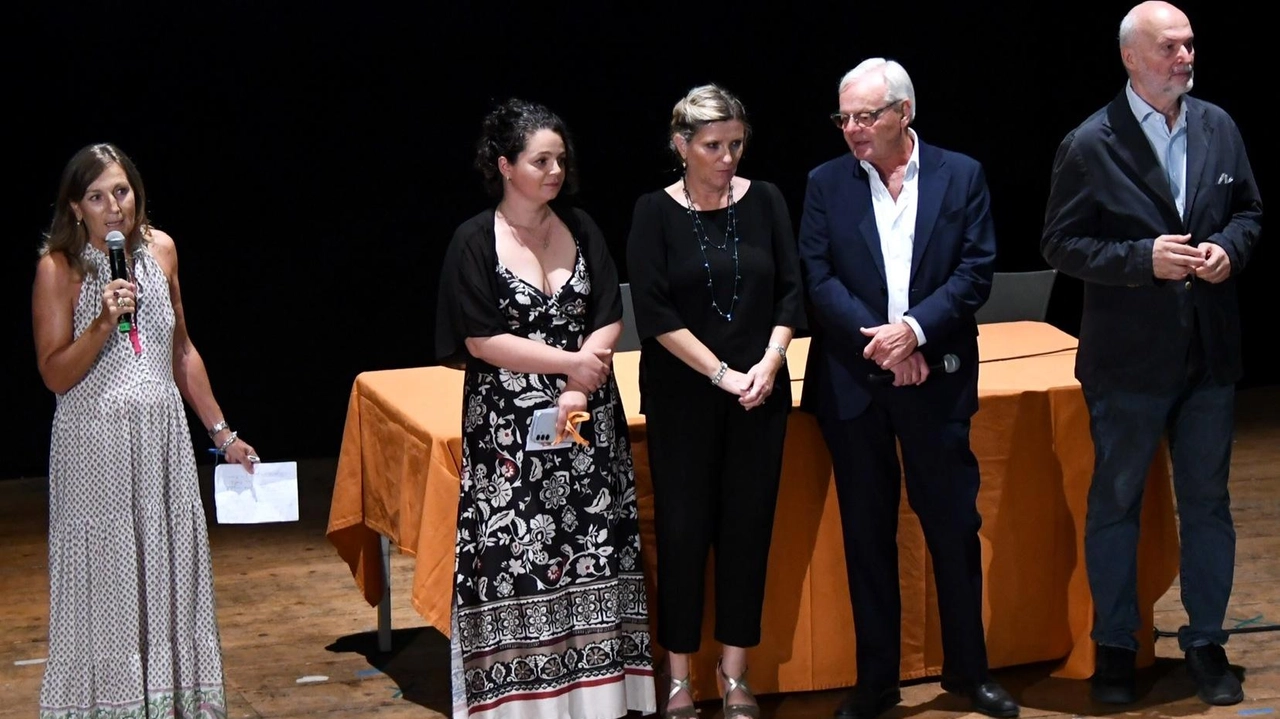 Cristina Lorenzi, Emanuela Mazzi, Serena Arrighi, Enrico Isoppi e Mauro Cerruti. Sotto alcuni momenti. della prima giornata al Garibaldi