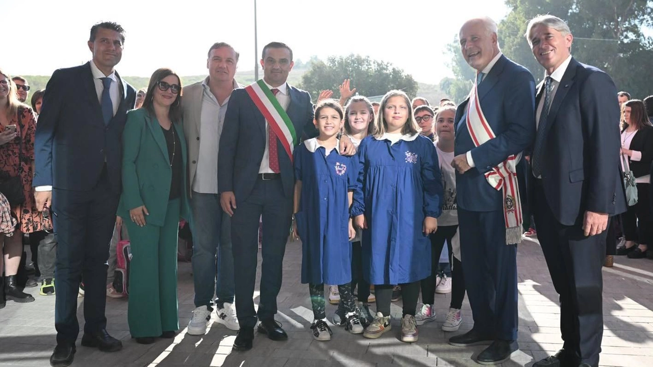 Un momento del primo giorno di scuola a Ribolla