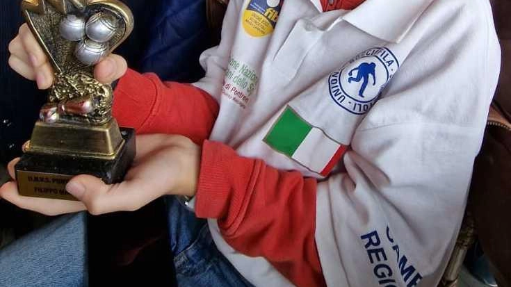 Riconoscimenti ai giovani sportivi lunigianesi al Country Sport Club. Lamnaouar, 19 anni, ha vinto la competizione regionale di mezzofondo . Magnani, 11 anni, ha trionfato nella specialità Volo e nella Petanque.