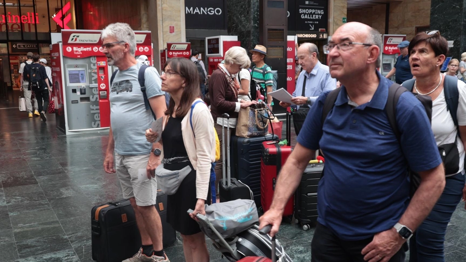 Trasporti, due giorni di passione. Doppio sciopero fra bus e ferrovie. Domani stop dalle 14.30 alle 22