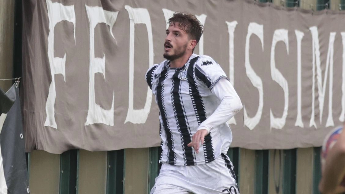 La Robur si prepara per la sfida con la Fezzanese dopo la vittoria contro il Follonica Gavorrano. Magrini deve fare i conti con gli infortuni, ma la squadra è determinata a ottenere un'altra vittoria.