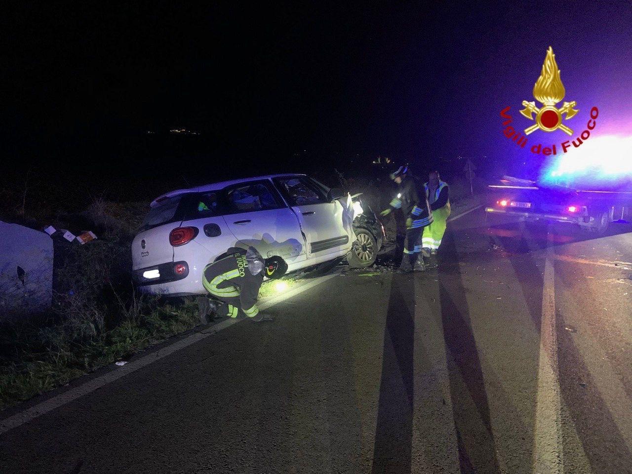 Incidente sulla Pievaiola, tre feriti: uno estratto dalle lamiere