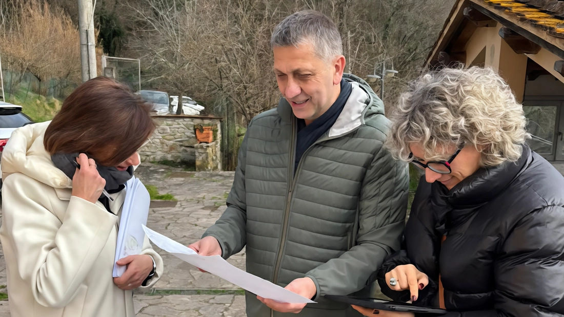 L’assessore Fabio Gabbrielli durante il sopralluogo a Gaville