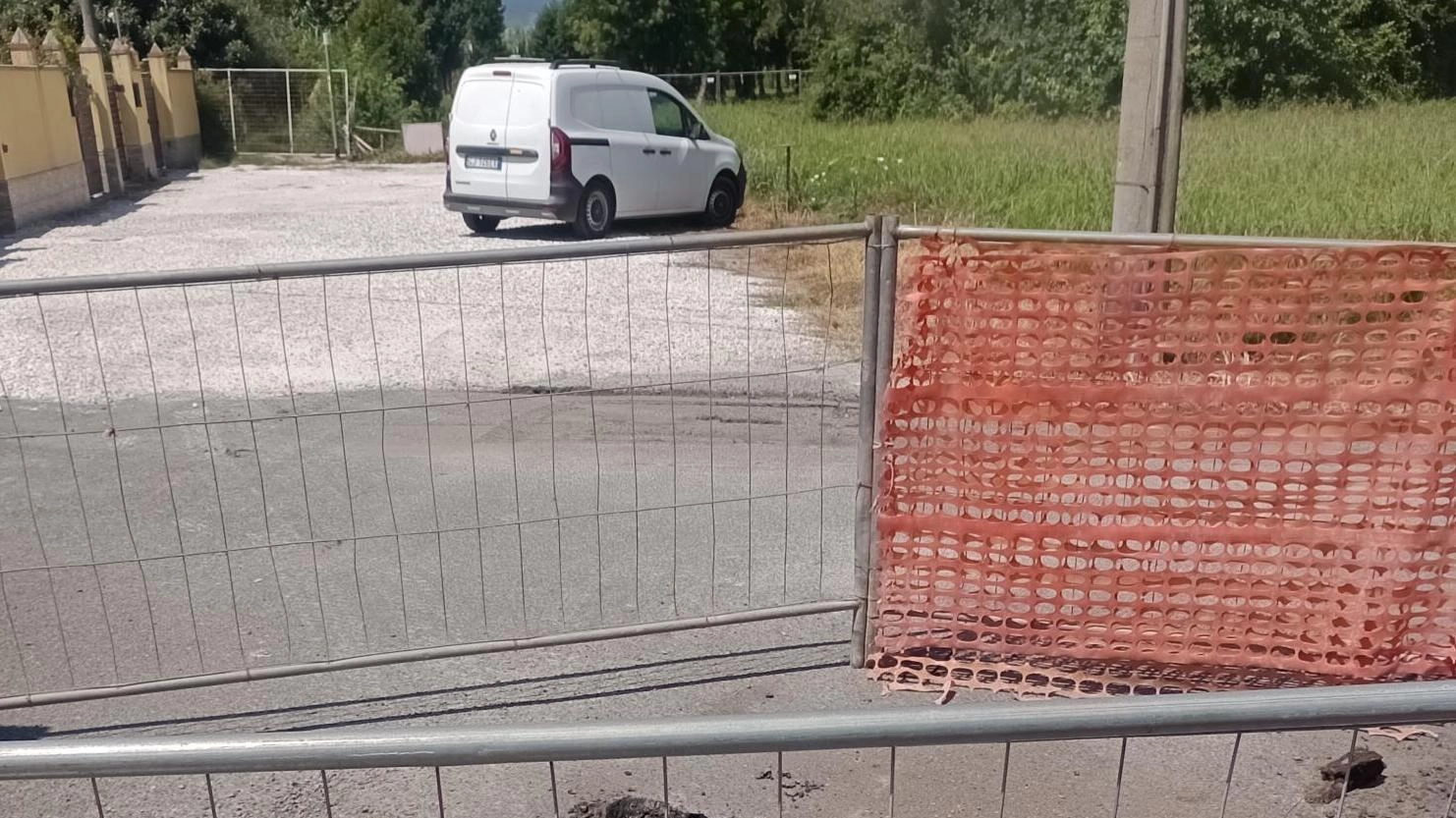 Percorso a ostacoli in via dei Corsi per chi si sposta in bicicletta