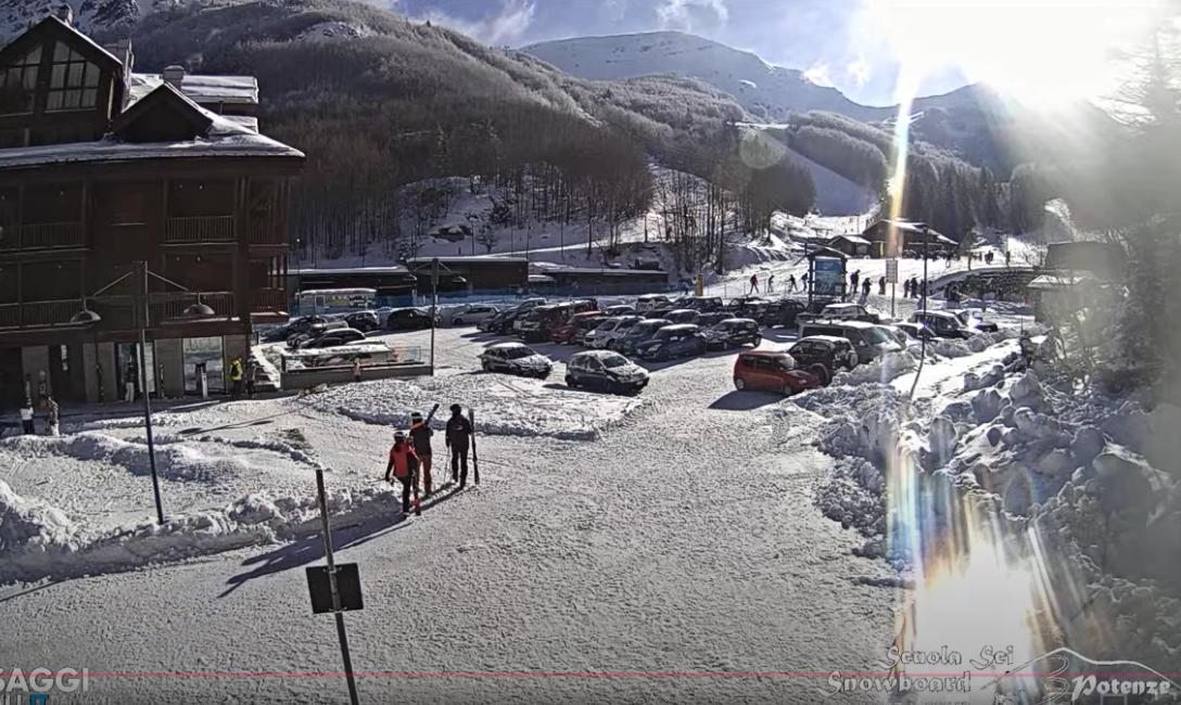 Meteo Toscana, dopo pioggia e neve ora il vento forte: traghetti a singhiozzo per le isole