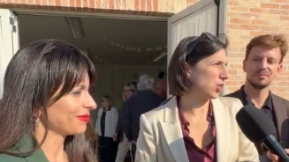 La segretaria del Pd in visita a Tuoro sul Trasimeno con la candidata alla poltrona della Regione: “Abbiamo bisogno di andare dove le persone non credono più di essere ascoltate