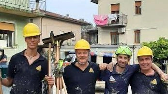 La Misericordia di Chianciano Terme interviene a Faenza per aiutare la popolazione colpita dal maltempo in Emilia-Romagna, fornendo supporto con volontari e attrezzature. Un'azione di solidarietà fondamentale in situazioni di emergenza.