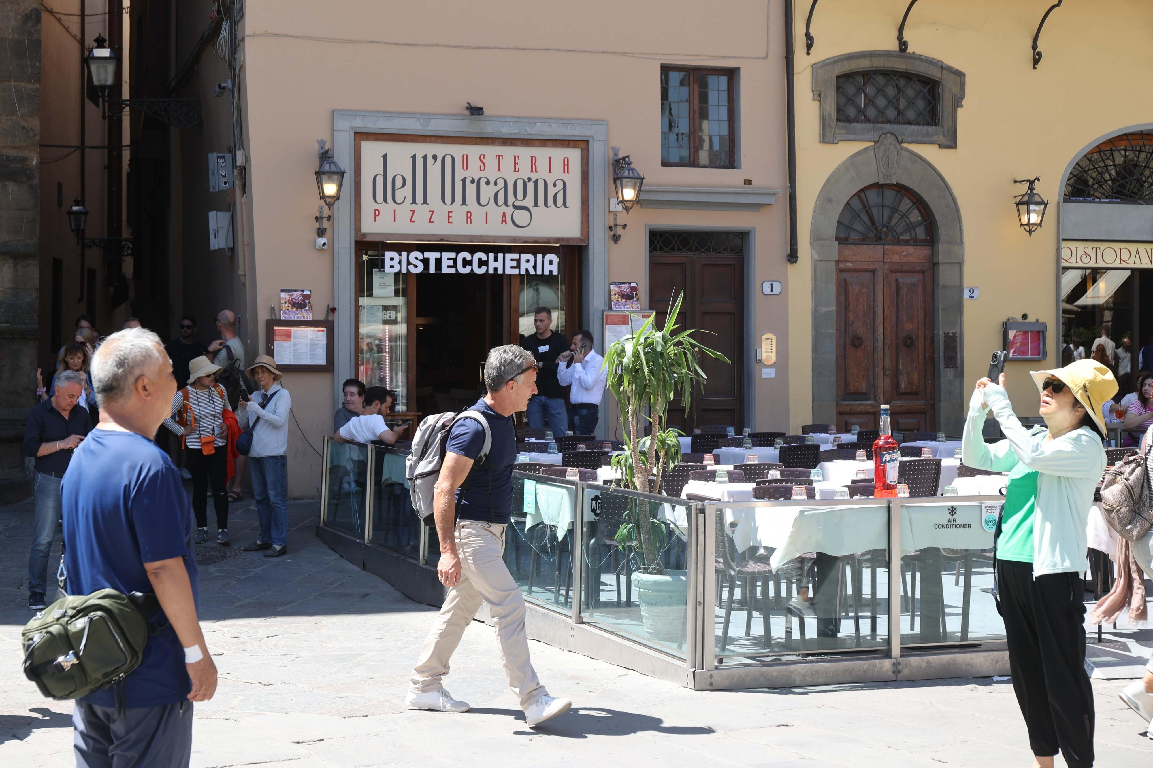 Braccio di ferro al Tar: “No al cantiere con la reclame”. Guerra all’ombra di Palazzo Vecchio