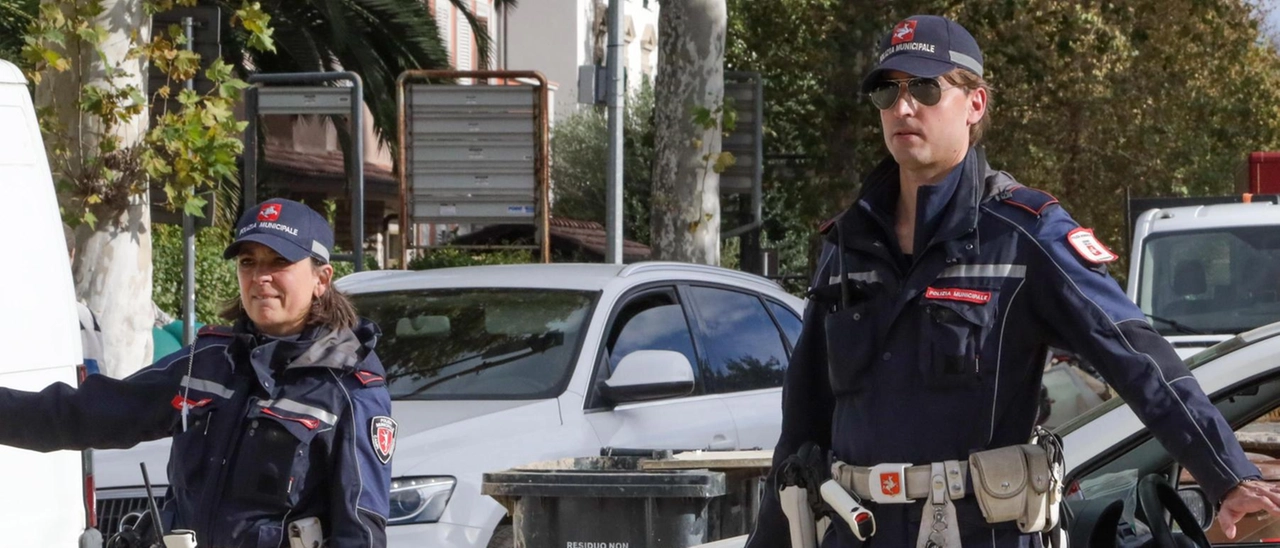 Non si fermano all’alt. Fuga folle con l’auto
