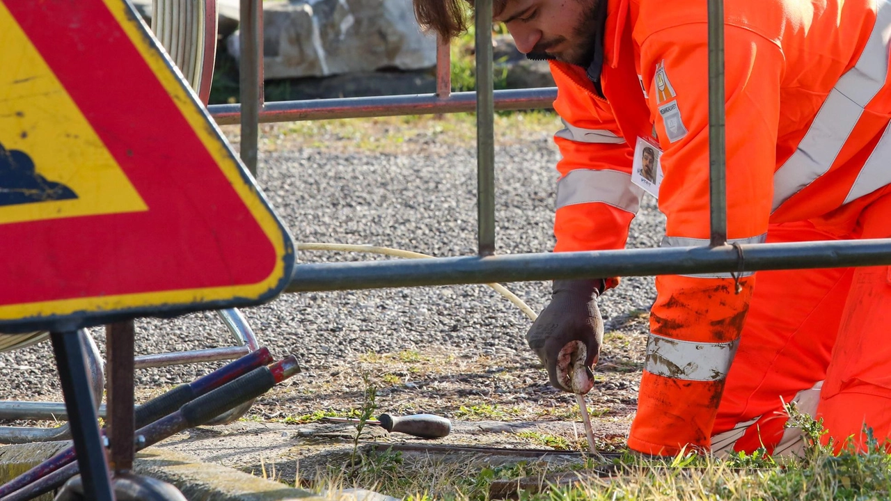 La Provincia di Pistoia investe 23 milioni di euro per 39 cantieri di miglioramento della viabilità, con fondi nazionali e regionali. Lavori necessari che causeranno disagi temporanei agli automobilisti.