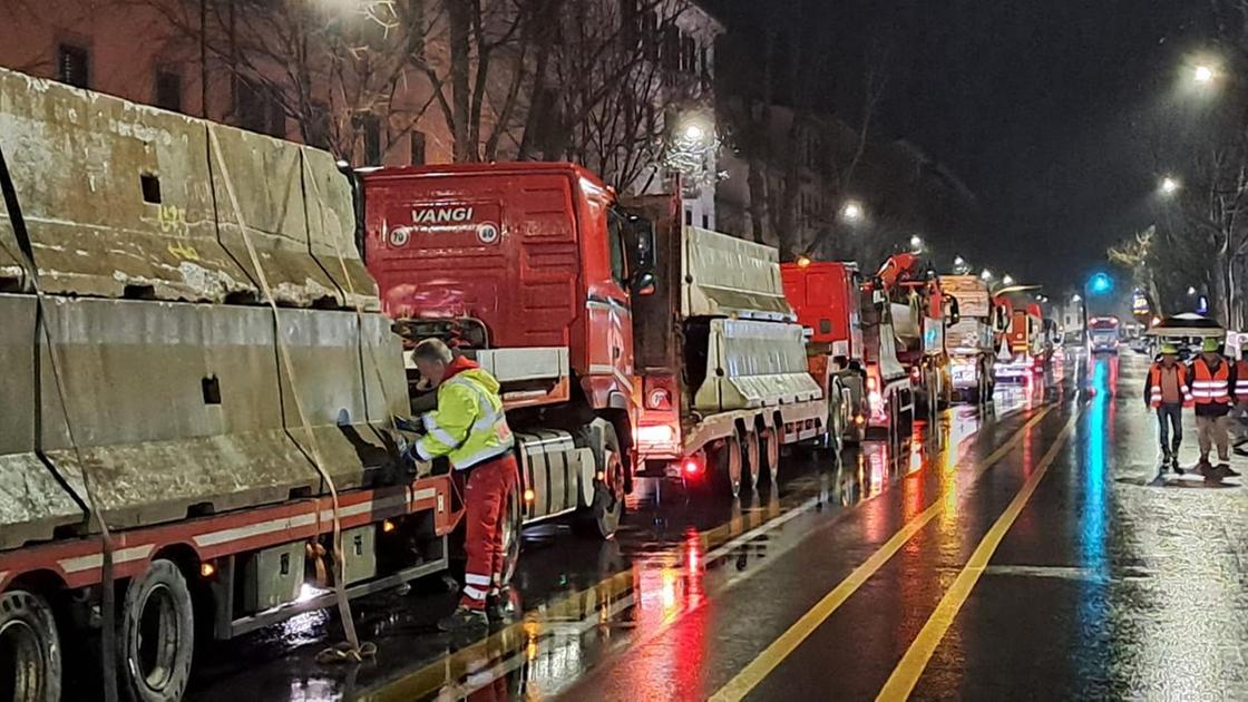 Il megacantiere della tramvia. Lavori in viale Giannotti, arrivano i camion