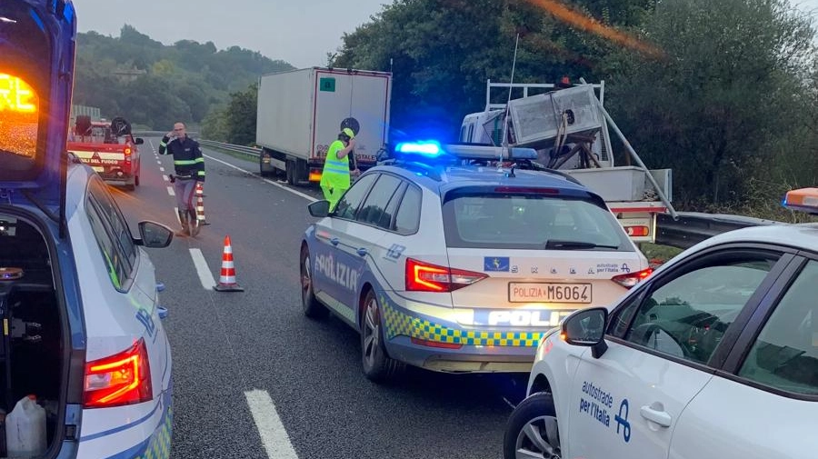 Incidente mortale sull'autostrada A1: due persone decedute