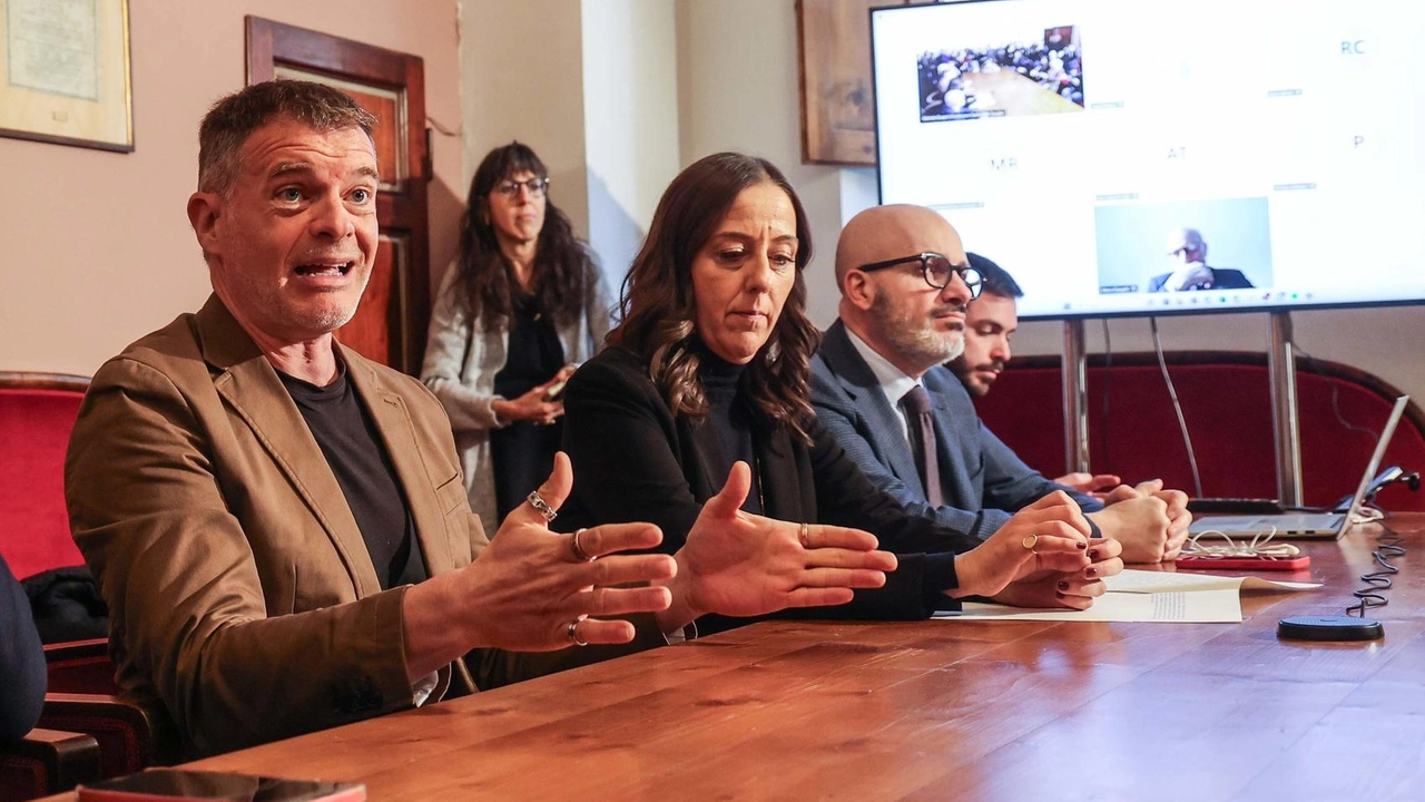 Stefano Massini presenta l’iniziativa con la sindaca Funaro e l’assessore Bettarini