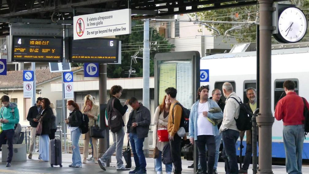 Caos treni, i sindaci alzano la voce: "Rfi si impegni per dare risposte"