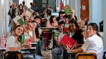 I titoli integrali dei temi della Maturità 2024. Da Ungaretti a Levi Montalcini, tutte le tracce