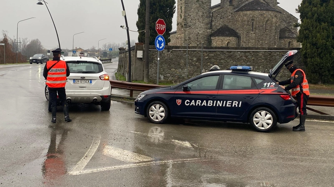 Avevano pensato ad un bottino facile invece hanno rimediato solo un modesto fondo cassa. Per portare a termine il colpo...