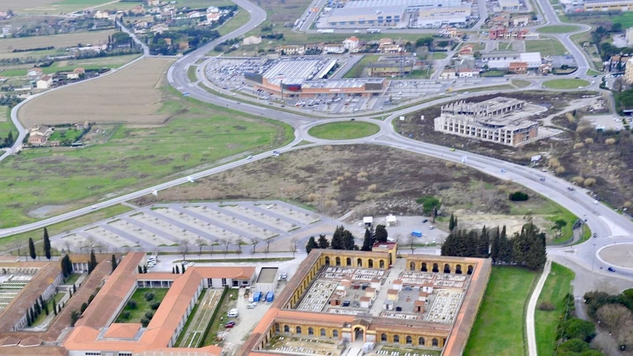 Negozi in zona cimiteri. Approvata la variante