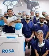 Rivoluzione Rosa Hip . Robot per operare l’anca