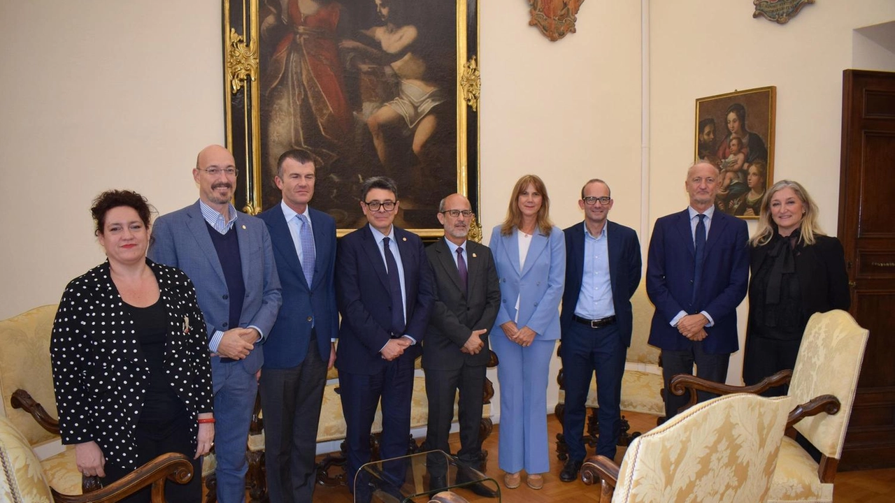 Il presidente del Parlamento Latinoamericano e dei Caraibi, Rolando González Patricio, accompagnato dal coordinatore tecnico, Alfredo Jiménez Barros, sono stati...