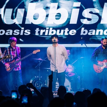 Gli Oasis tornano in scena: a Firenze il concerto della tribute band