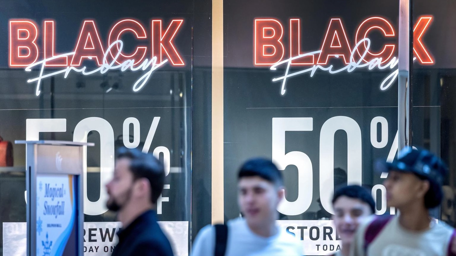 Black Friday "prosciuga il Natale, online sei regali su 10"