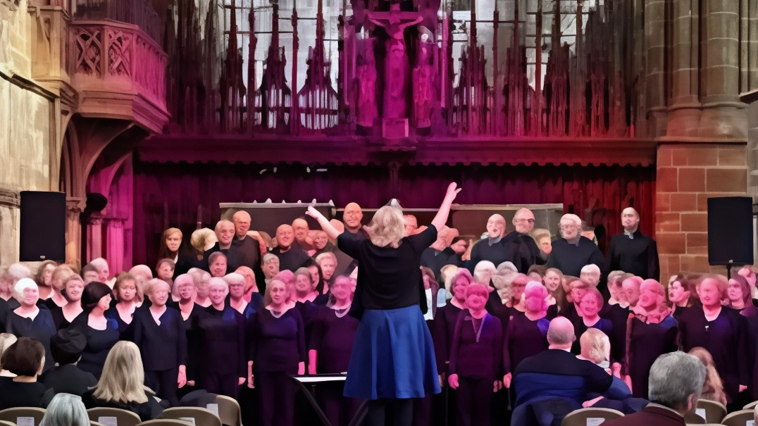 Il Classical Chorus inglese con oltre 100 elementi, che sarà oggi al Chiostro degli Agostiniani