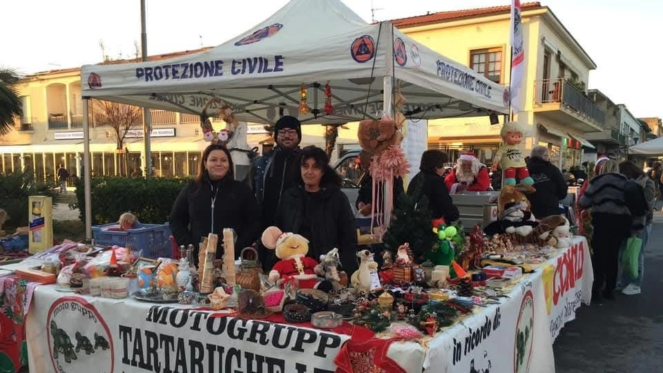 I mercatini in Piazza Campioni per un Natale solidale