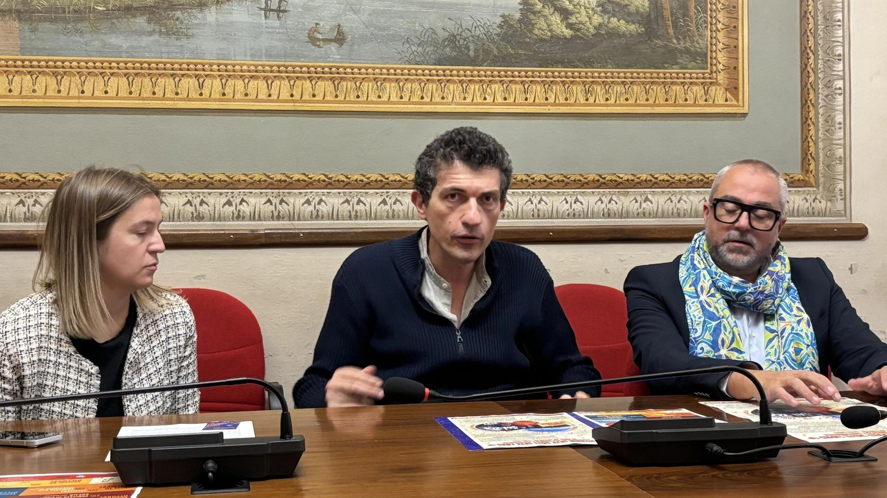 Simona Leggerini, Marco Abbondanza e Matteo Franconi nel corso della conferenza stampa