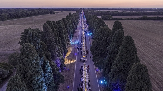 La cena dei mille a Bolgheri (Foto Ansa)