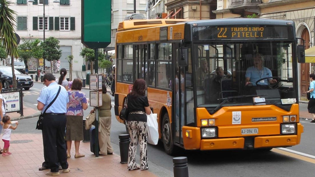 Il servizio di trasporto pubblico è al centro di un acceso confronto tra maggioranza e opposizione in consiglio comunale