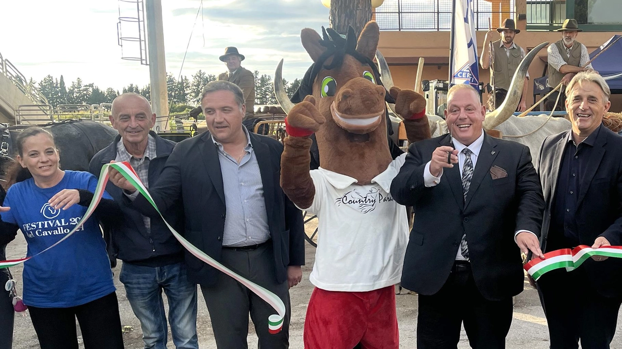 Ultimo atto oggi all’ippodromo del Casalone per il «Festival del Cavallo», che è stato protagonista di tre giorni all’insegna del successo