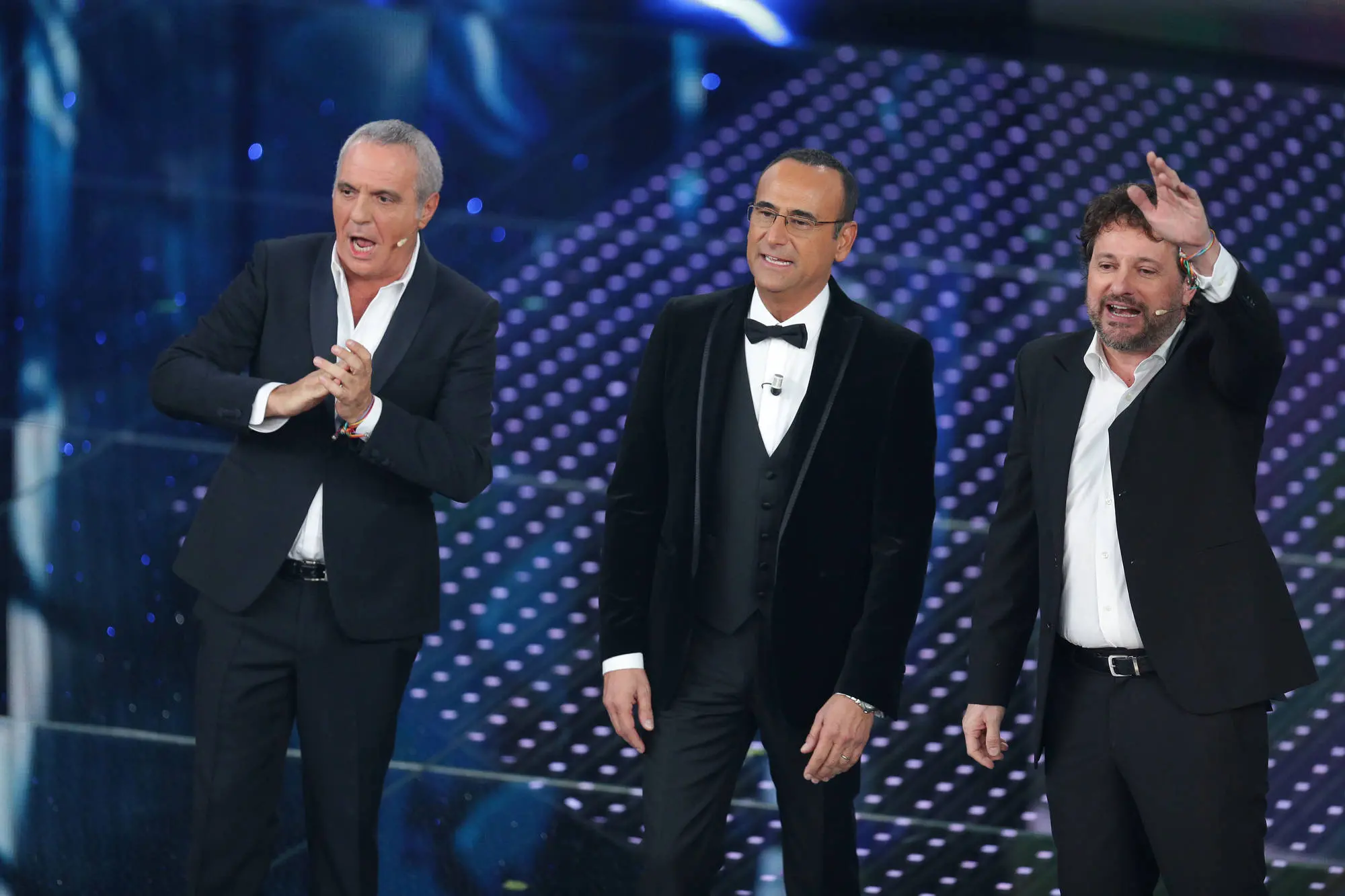 I “due amici storici” da convincere, quel sorriso di Carlo. Panariello e Pieraccioni co-conduttori a Sanremo 2025?