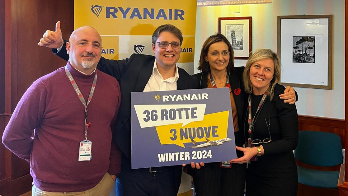 Ryanair presenta le nuove rotte invernali di Pisa, insieme a un