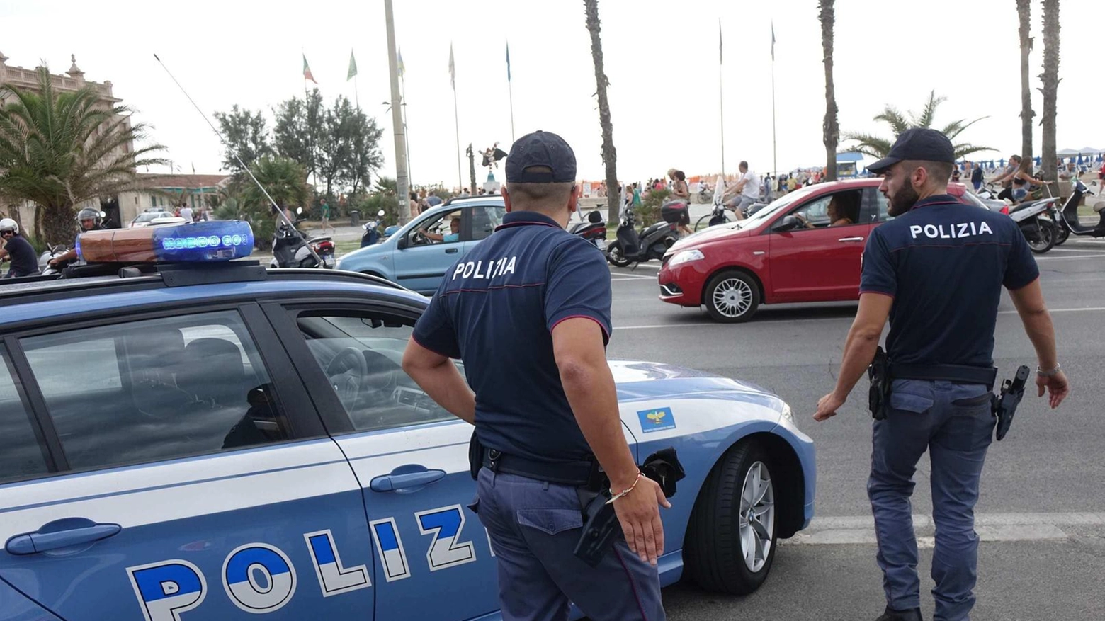 Minacciato e rapinato dai coetanei. Ma la madre fa scattare la trappola. E all’appuntamento arriva la polizia