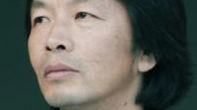 Il Festival Seta presenta Liu Zhenyun, autore cinese di successo, al Teatro del Convitto Cicognini. Un'occasione unica per scoprire la sua narrativa premiata e la sua visione della Cina contemporanea.