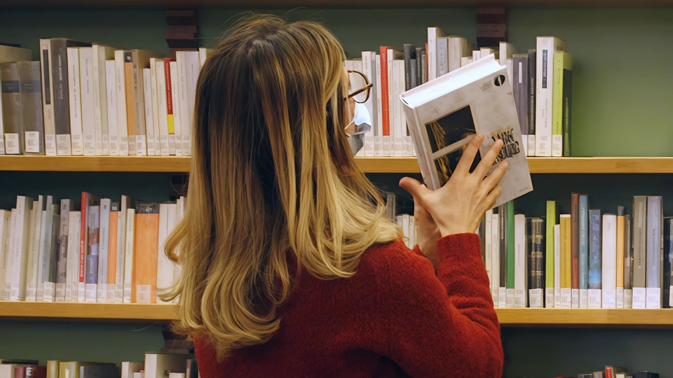 A Barberino Tavarnelle, la biblioteca comunale "Alda Merini" ospita il "passalibro", iniziativa per il riuso dei libri scolastici tra famiglie e studenti, senza scambi commerciali. Un progetto no profit promosso dall'Istituto Comprensivo Don Lorenzo Milani e il Comune.