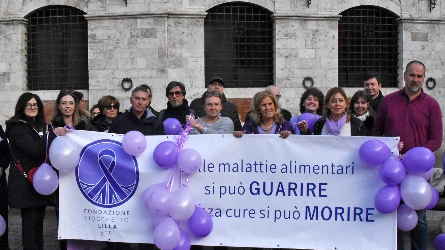 La manifestazione a Grosseto contro il taglio ai fondi per i disturbi alimentari