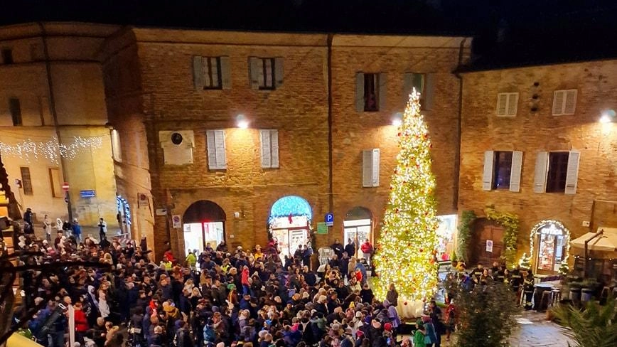 Città della Pieve in festa. Sabato l’accensione del grande albero in piazza