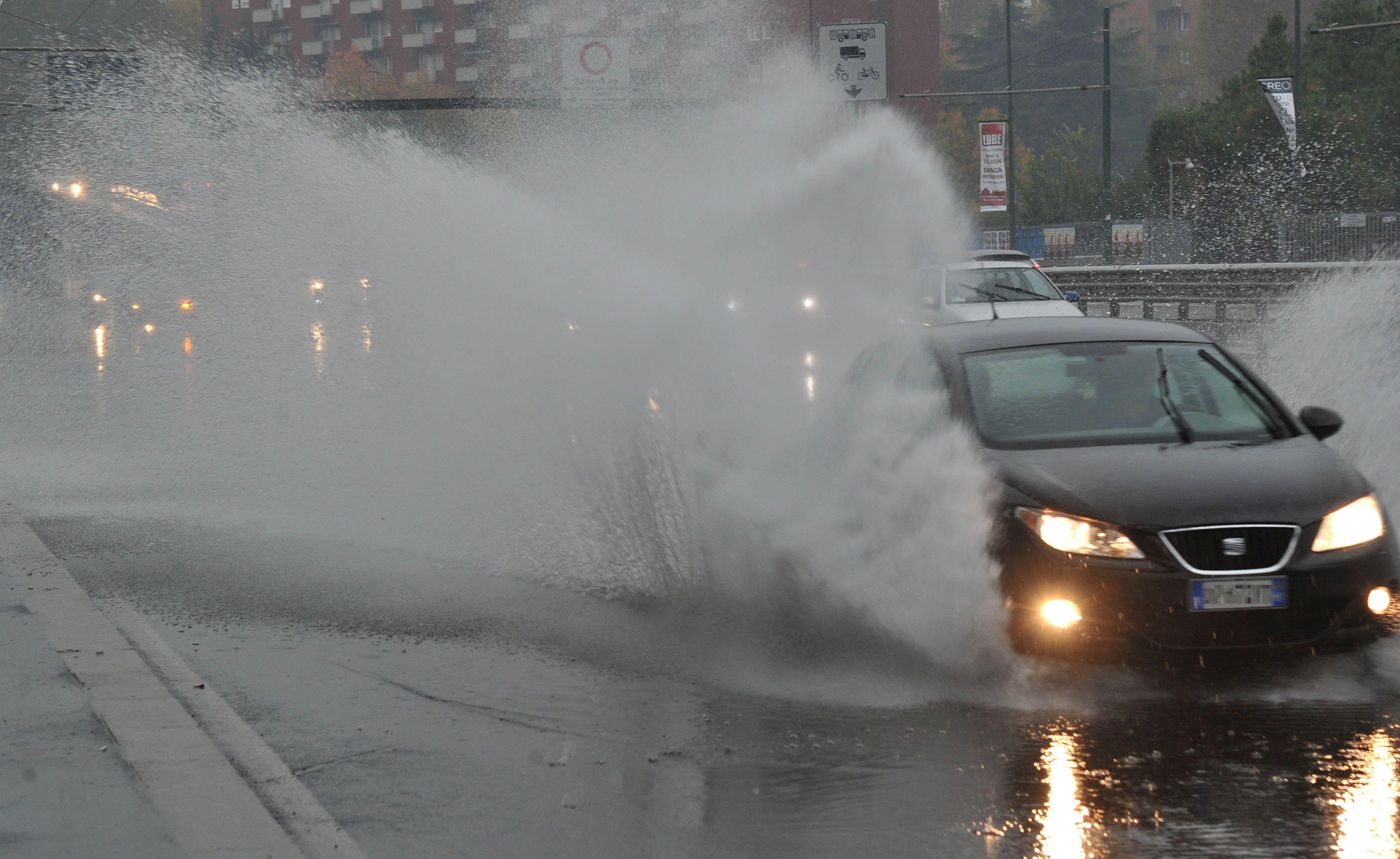 Allerta meteo Massa: le scuole restano aperte, chiusi impianti sportivi e parchi