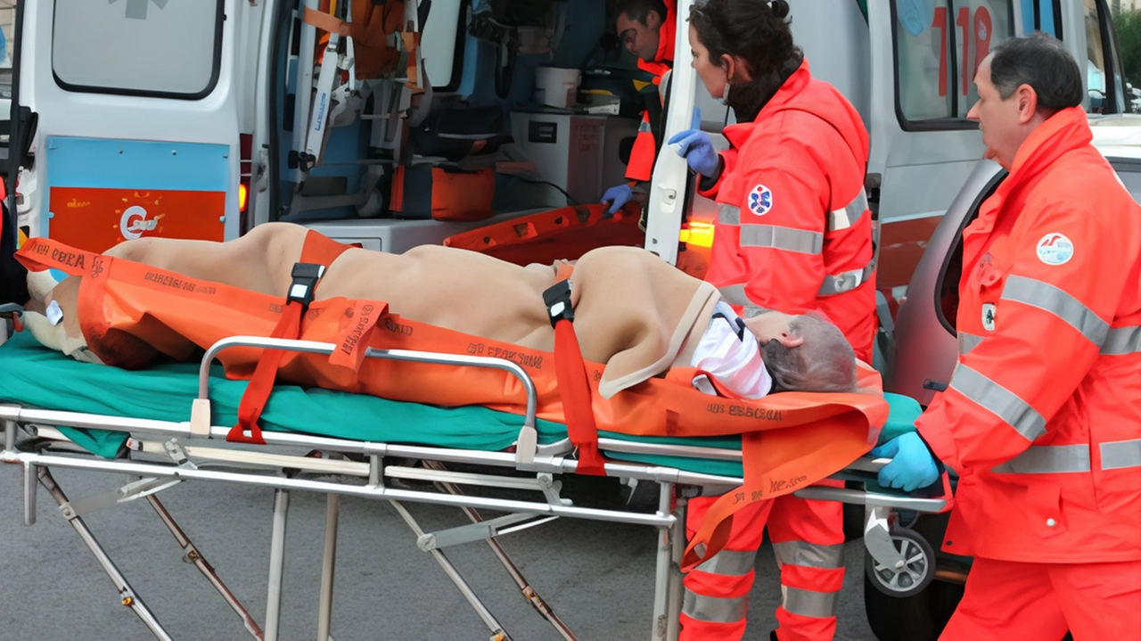 Incidente a Firenze Nord: scontro tra auto e ambulanza, feriti conducenti. Paziente trasferito, dinamica al vaglio della polizia municipale. Intervento del 118 e vigili del fuoco.